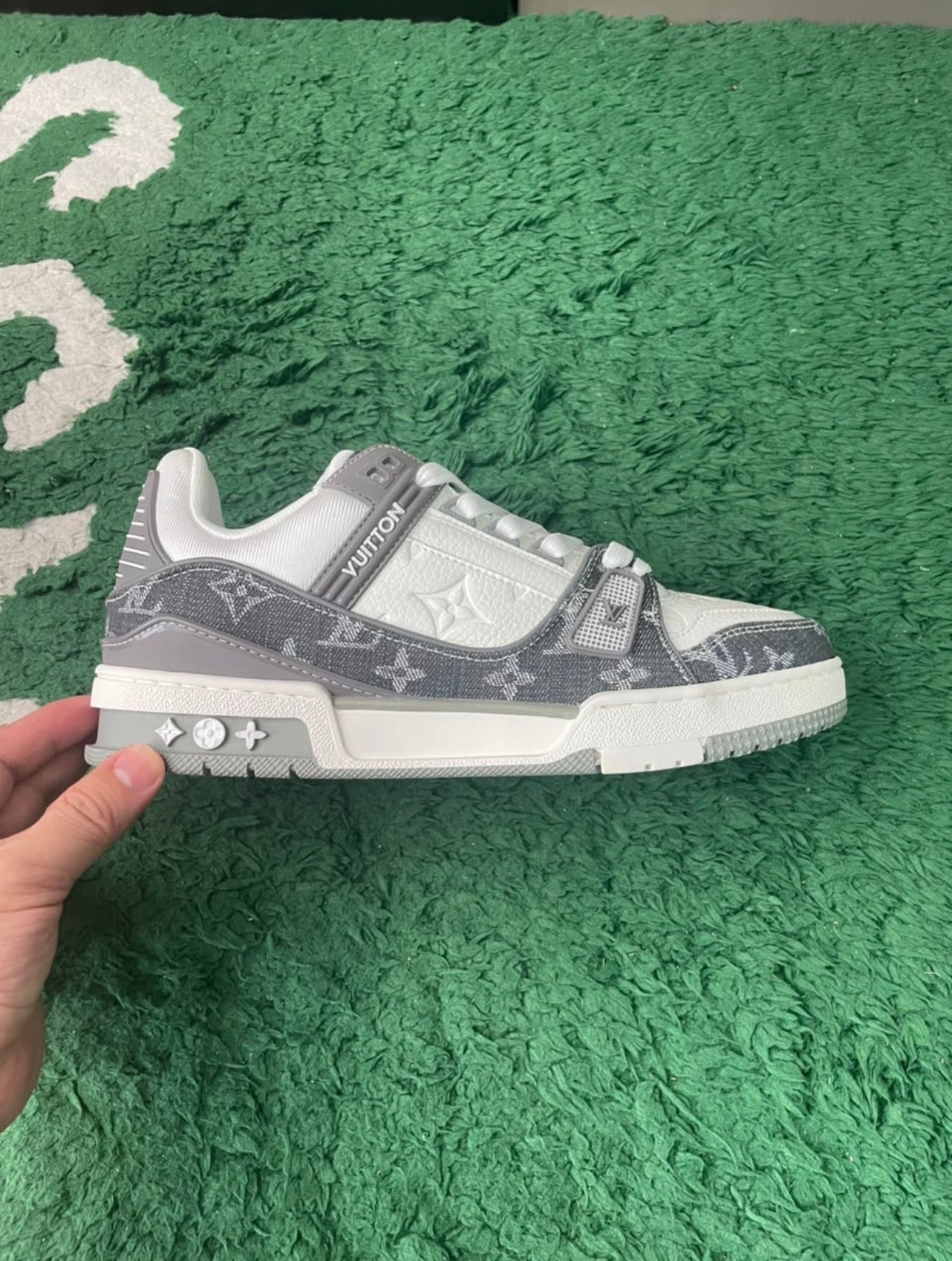 LV Skates White and Gray