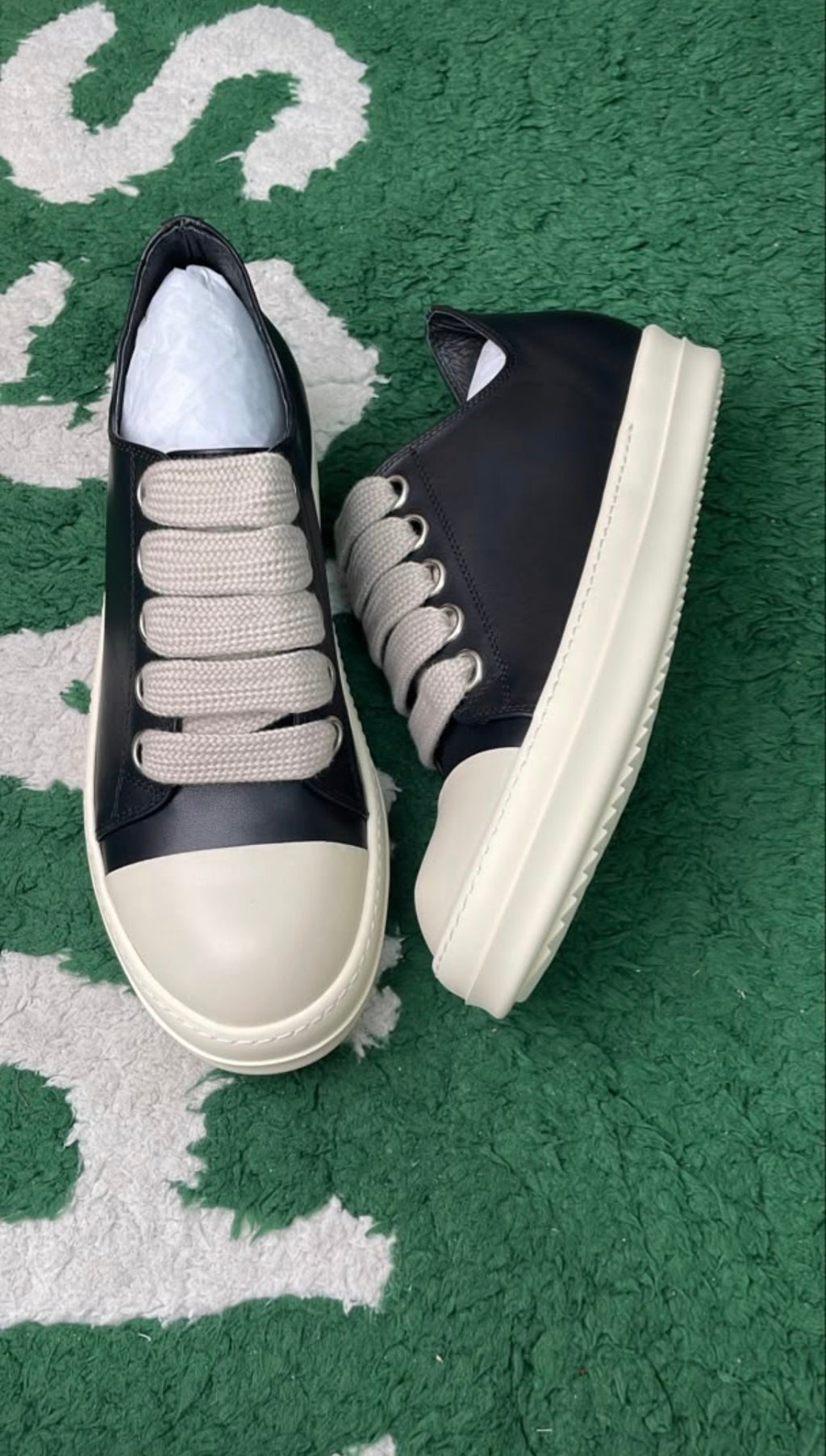 RO Jumbo Lace Sneakers