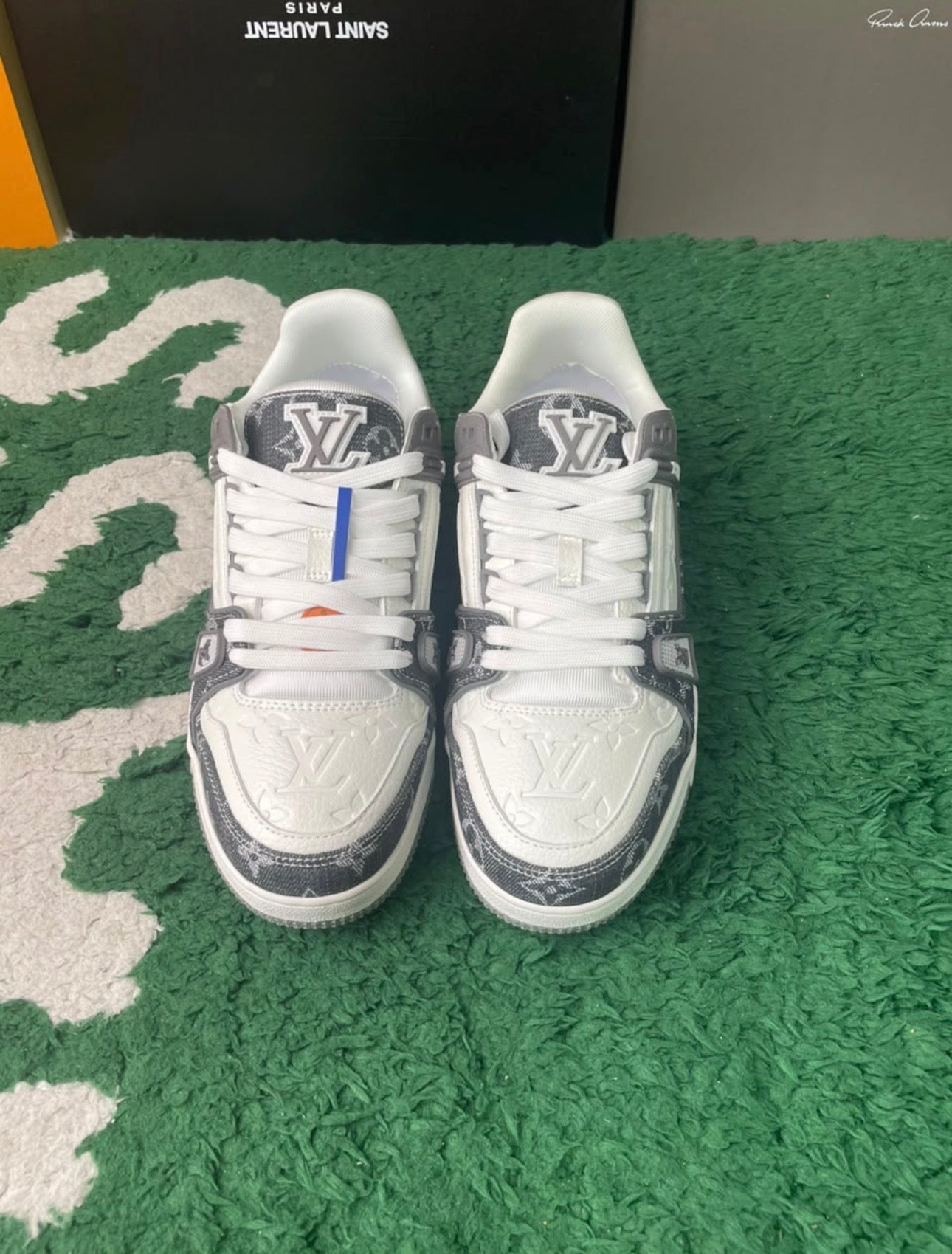 LV Skates White and Gray